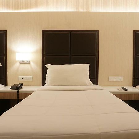 Palette Four Seasons Recreation Resort Jalgaon Eksteriør billede