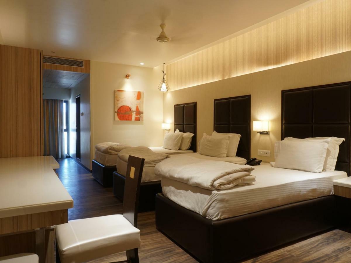 Palette Four Seasons Recreation Resort Jalgaon Eksteriør billede