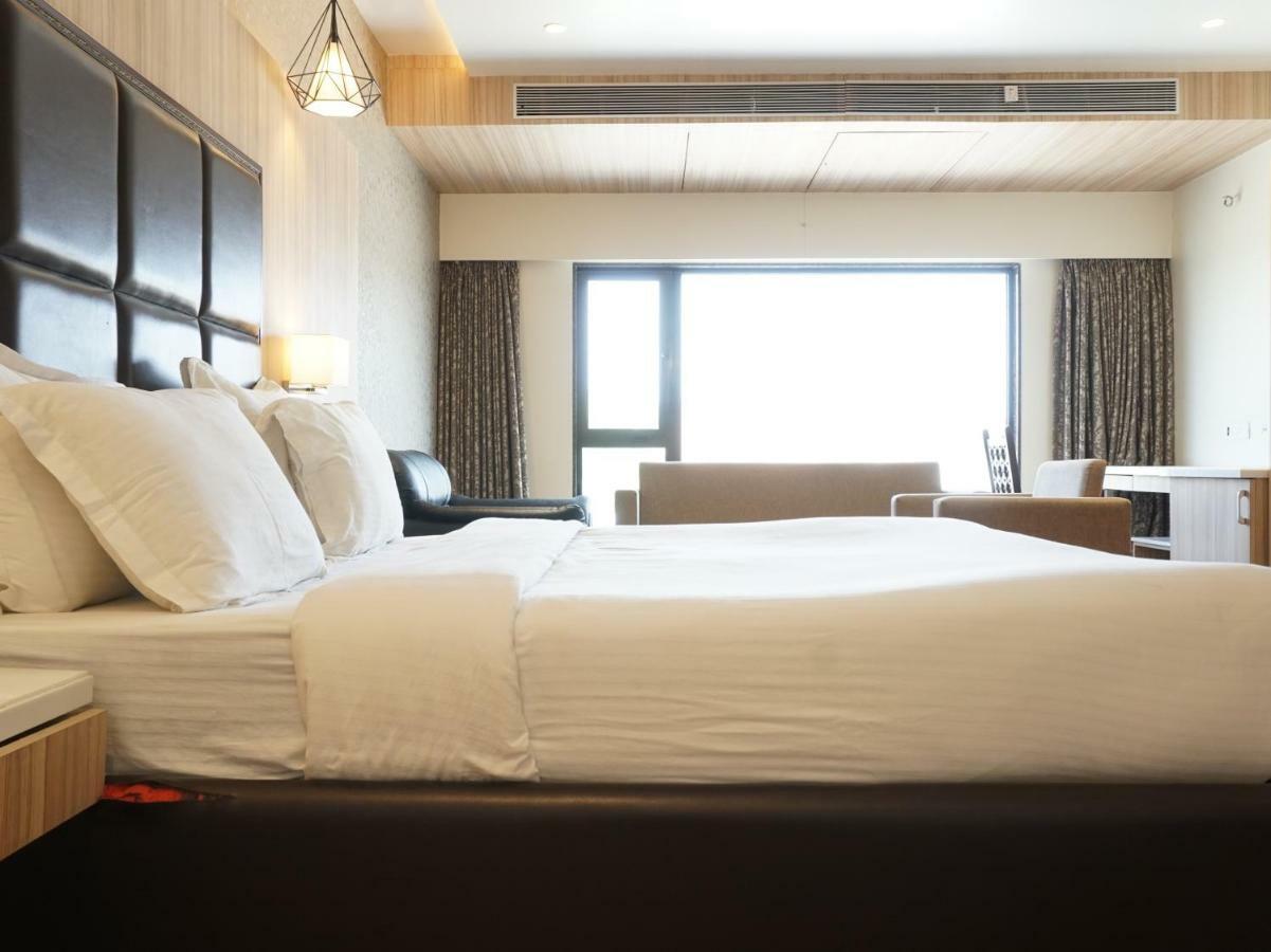 Palette Four Seasons Recreation Resort Jalgaon Eksteriør billede