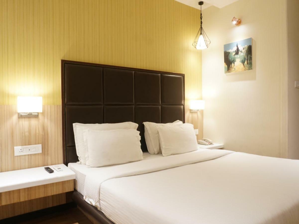 Palette Four Seasons Recreation Resort Jalgaon Eksteriør billede