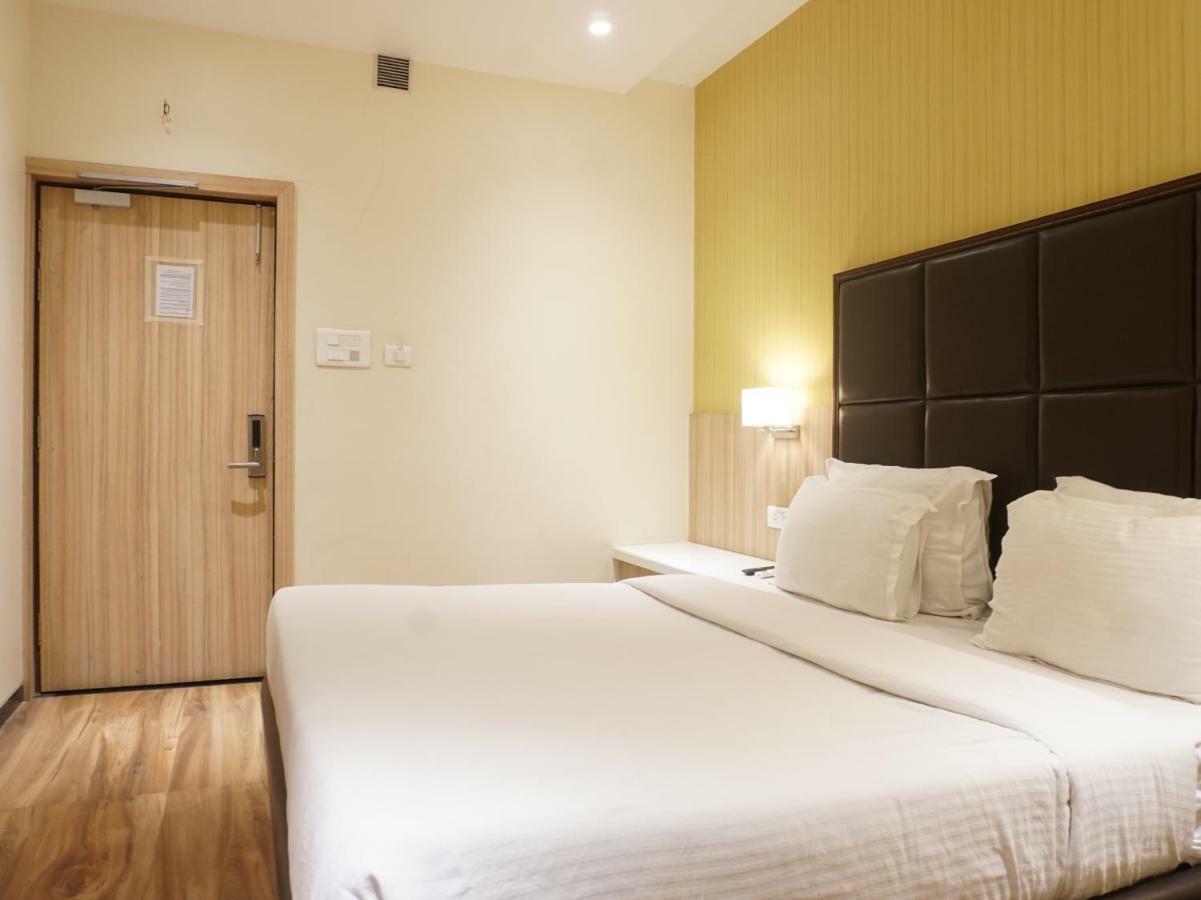Palette Four Seasons Recreation Resort Jalgaon Eksteriør billede