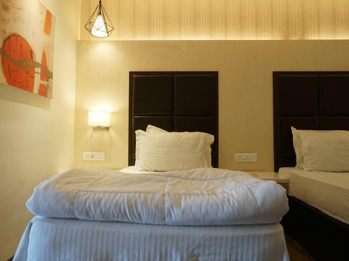 Palette Four Seasons Recreation Resort Jalgaon Eksteriør billede