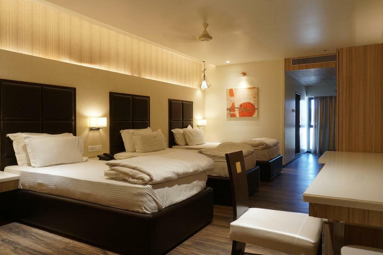 Palette Four Seasons Recreation Resort Jalgaon Eksteriør billede