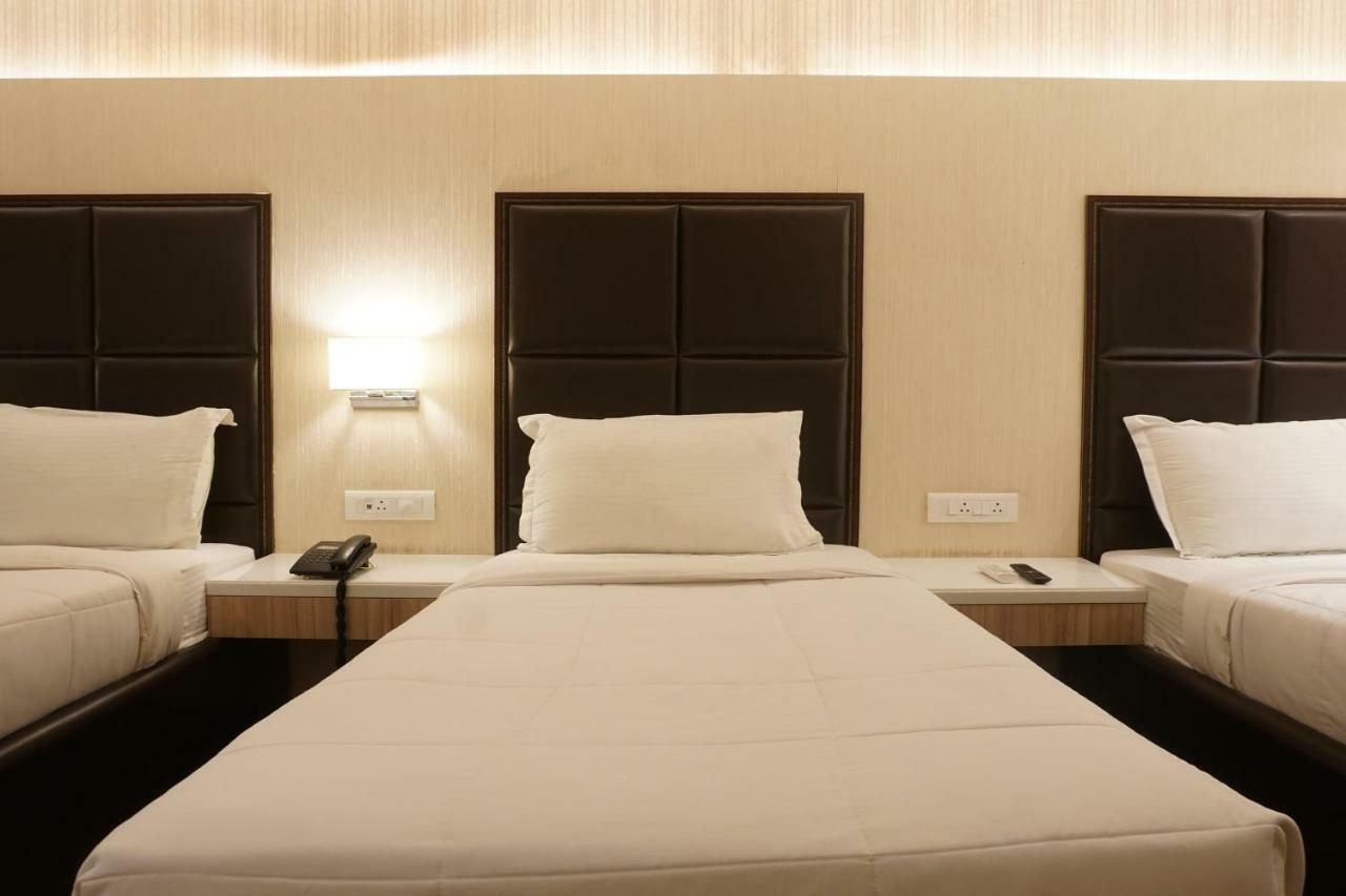 Palette Four Seasons Recreation Resort Jalgaon Eksteriør billede