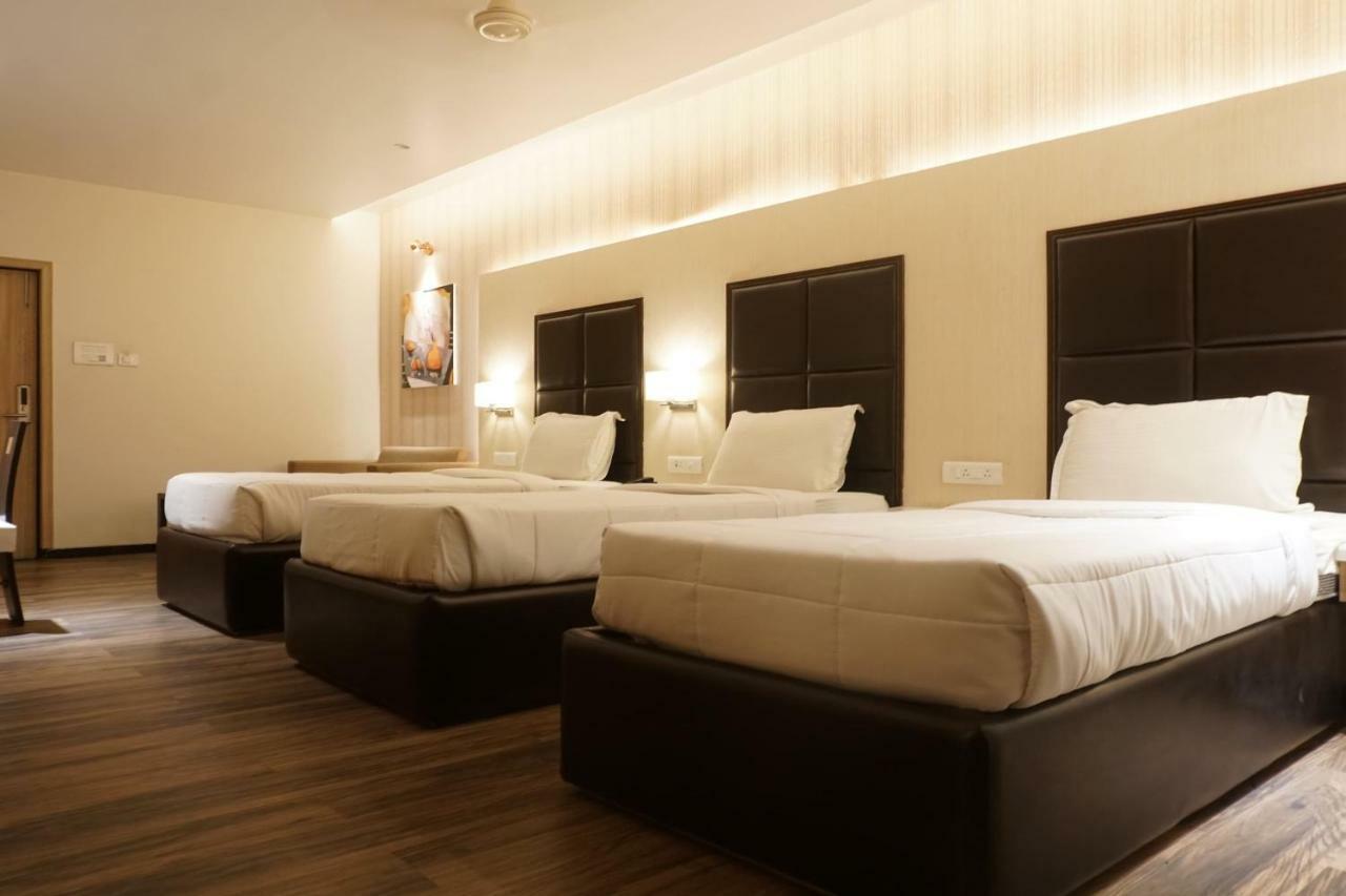 Palette Four Seasons Recreation Resort Jalgaon Eksteriør billede